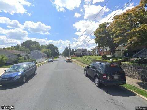 Lillian Ct #10, Williamstown, PA 18042