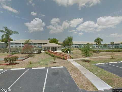 Furse Lakes Cir #H11, Naples, FL 34104