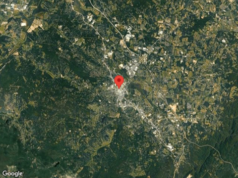 Caroline Valley Ln, Hendersonville, PA 18419