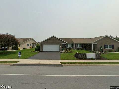 Parkwood Dr #320, Chambersburg, PA 17201