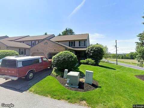 Oak Ridge Ln #180, Dallastown, PA 17313