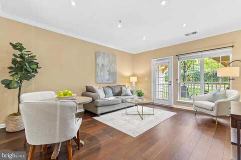 Strutfield Lane, Alexandria, VA 22311