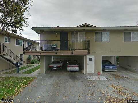 Gilchrist Dr 3, San Jose, CA 95133