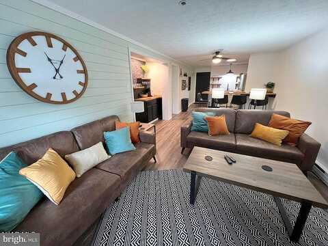 E Valley Point Lane, Claysburg, PA 16625