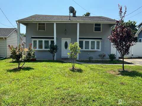 8 Main Street, Helmetta, NJ 08828