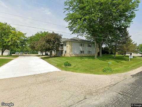 Lilac Ln, Waterford, WI 53185