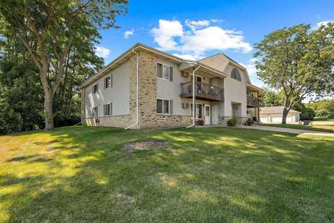 Lilac Ln, Waterford, WI 53185