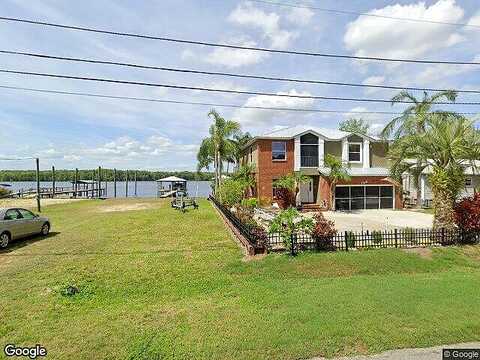 Beechers Point, WELAKA, FL 32193