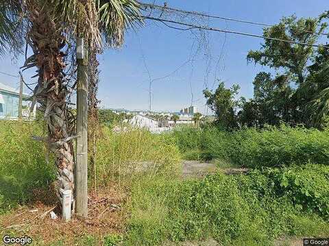 Deluna, PANAMA CITY BEACH, FL 32413