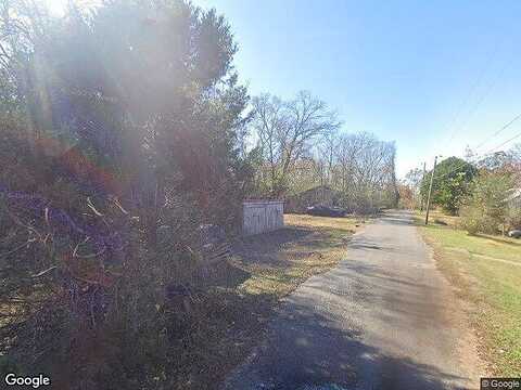 Wells St, Centerville, TN 37033