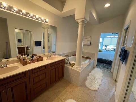 Spinnaker Cove, TAMPA, FL 33615