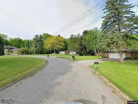 Crooked Limb Court, Flushing, MI 48433