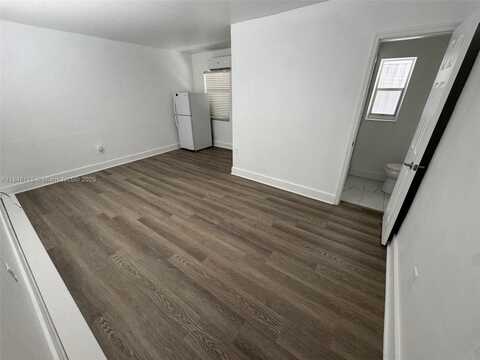 240 Nw NW 64TH STREET, Miami, FL 33150