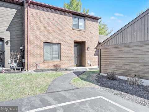 Village, ORWIGSBURG, PA 17961