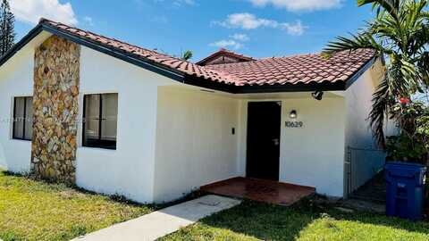 10629 SW 68th Ter, Miami, FL 33173