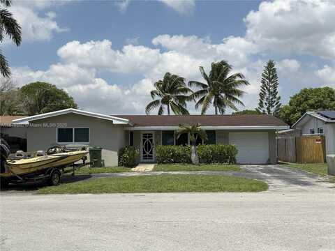 1130 NW 83rd Way, Pembroke Pines, FL 33024