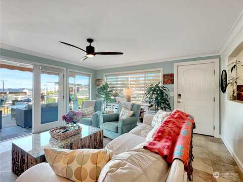 281St, DES MOINES, WA 98198