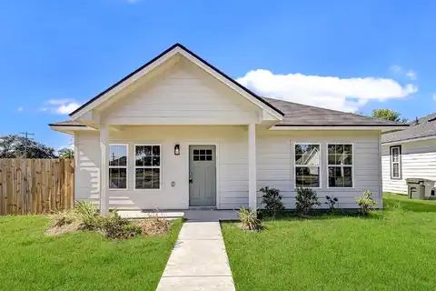 8Th, PORT ARTHUR, TX 77642