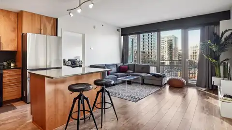 Portland, MINNEAPOLIS, MN 55404