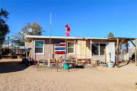Dakota, LANDERS, CA 92285