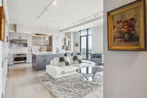 11Th, MINNEAPOLIS, MN 55403
