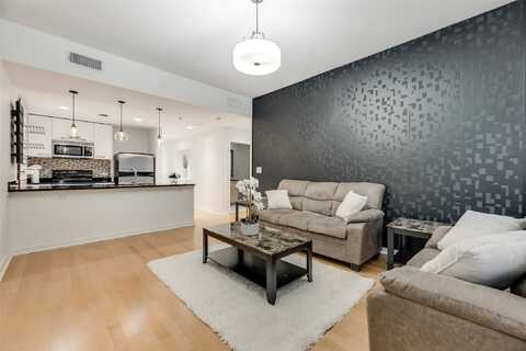 Main, DALLAS, TX 75202