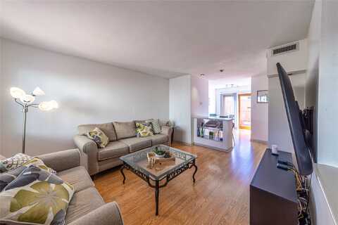 Cole, DALLAS, TX 75204