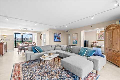 7137 Promenade Dr, Boca Raton, FL 33433