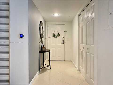 1155 Brickell Bay Dr, Miami, FL 33131