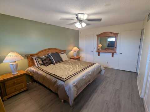 4047 NW 16th St, Lauderhill, FL 33313