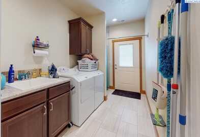 Nelson, PASCO, WA 99301