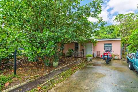 1900 Service Rd, Opa Locka, FL 33054
