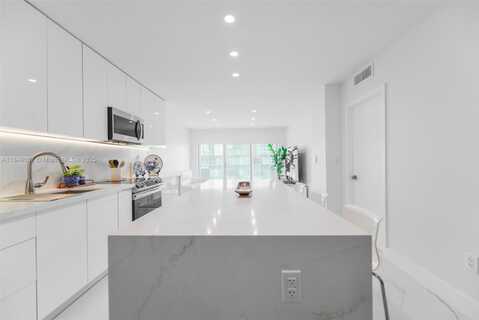 1950 S Ocean Dr, Hallandale Beach, FL 33009