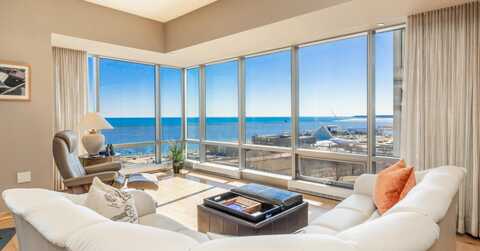 Kilbourn, MILWAUKEE, WI 53202