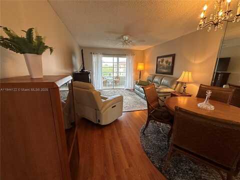 9400 Sunrise Lakes Blvd, Sunrise, FL 33322