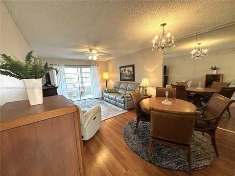 9400 Sunrise Lakes Blvd, Sunrise, FL 33322