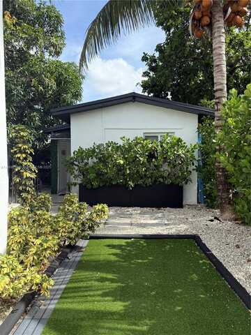 2230 NW 6th St, Miami, FL 33125