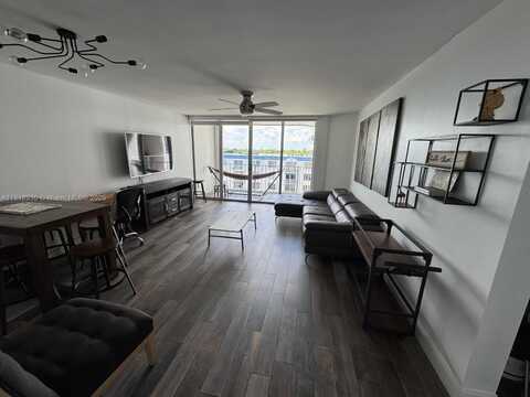 1700 NW N River Dr, Miami, FL 33125