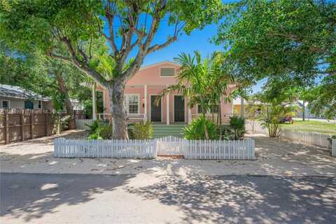3826 Oak Ave, Coconut Grove, FL 33133