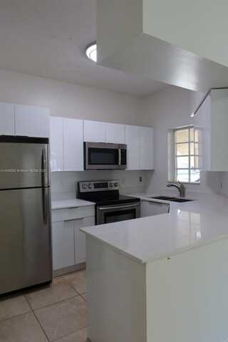 18340 NW 68th Ave, Hialeah, FL 33015