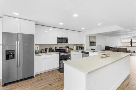 2704 NW 104th Ave, Sunrise, FL 33322
