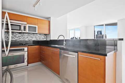 253 NE 2nd St, Miami, FL 33132