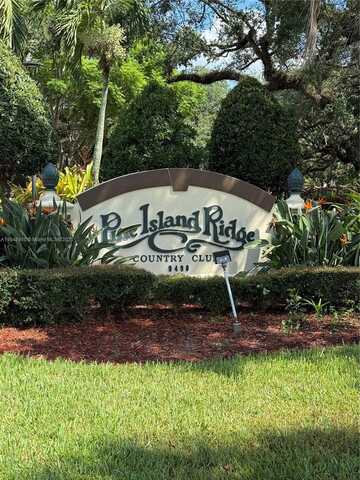 9450 Poinciana Pl, Davie, FL 33324