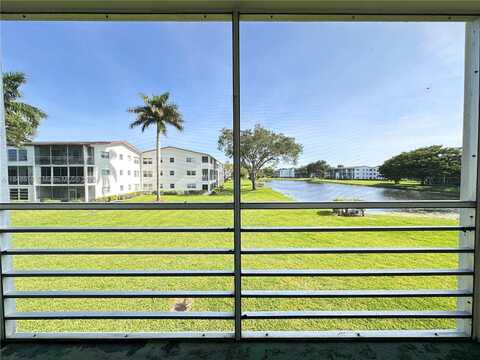 569 Fanshaw N, Boca Raton, FL 33434