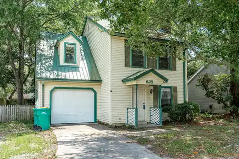 Lloyd, FORT WALTON BEACH, FL 32547