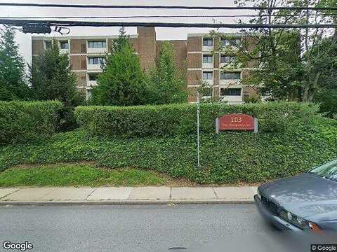 W Montgomery Ave #4-C, Ardmore, PA 19003