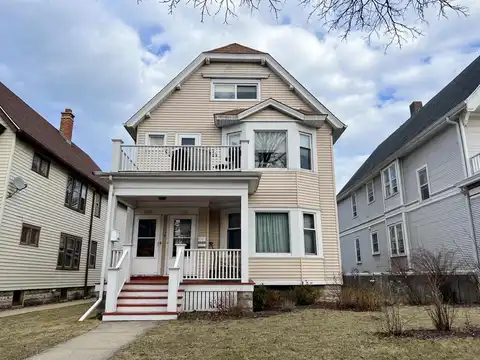 Oakland, MILWAUKEE, WI 53211
