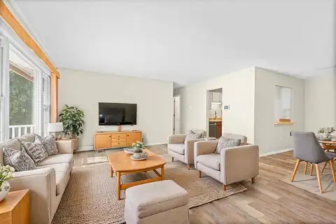 Laurel Lake, THIENSVILLE, WI 53092
