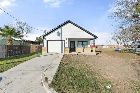 E Plum St #1, Granger, TX 76530