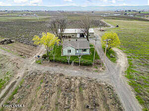 W Evans Rd, Prosser, WA 99350